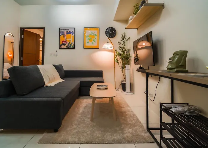 New! Roomy & Zen Wi-fi 350mbps Uptown Bgc Backhome7 Apartamento