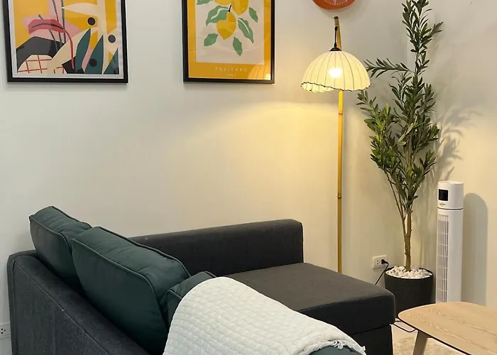 New! Roomy & Zen Wi-fi 350mbps Uptown Bgc Backhome7 Apartamento *