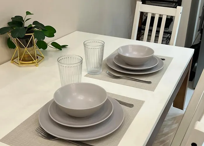 New! Roomy & Zen Wi-fi 350mbps Uptown Bgc Backhome7 Apartamento *