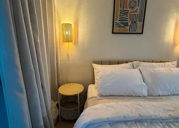 Apartamento New! Roomy & Zen Wi-fi 350mbps Uptown Bgc Backhome7 *