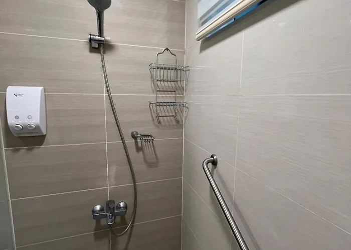 New! Roomy & Zen Wi-fi 350mbps Uptown Bgc Backhome7