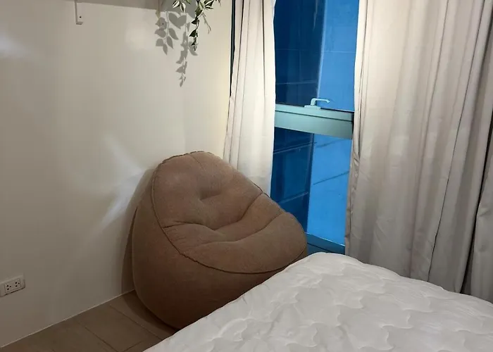 New! Roomy & Zen Wi-fi 350mbps Uptown Bgc Backhome7 * Manila