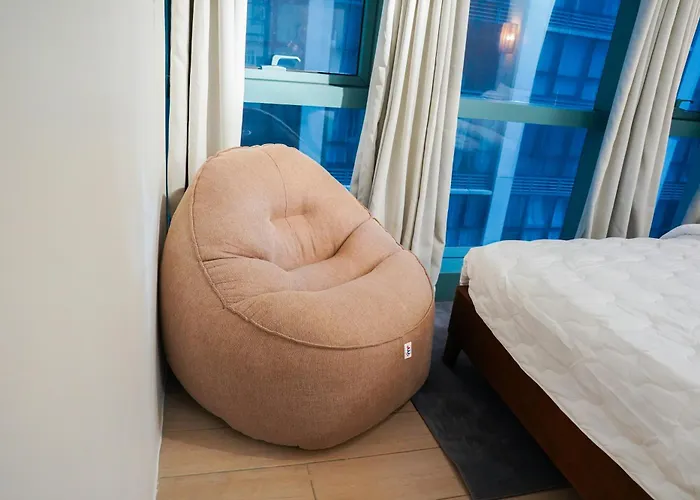 New! Roomy & Zen Wi-fi 350mbps Uptown Bgc Backhome7 Apartamento *