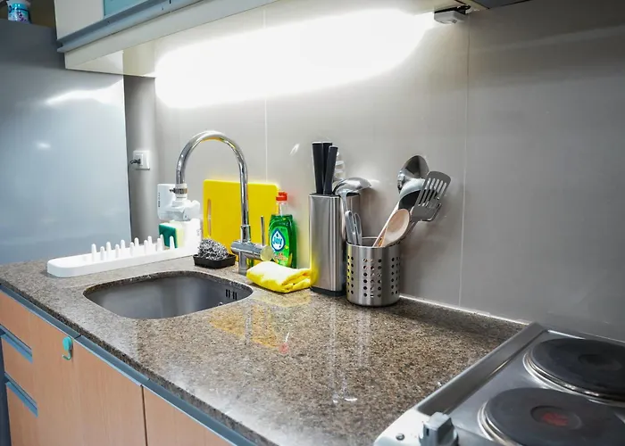 Apartamento New! Roomy & Zen Wi-fi 350mbps Uptown Bgc Backhome7 Manila