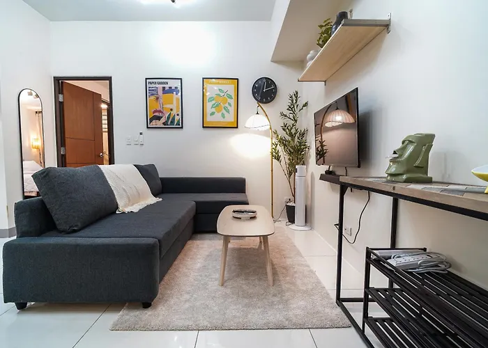 New! Roomy & Zen Wi-fi 350mbps Uptown Bgc Backhome7 Apartamento *
