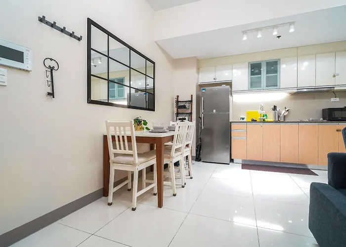 New! Roomy & Zen Wi-fi 350mbps Uptown Bgc Backhome7