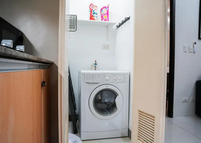 New! Roomy & Zen Wi-fi 350mbps Uptown Bgc Backhome7 * Manila