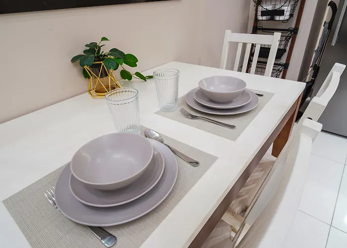 New! Roomy & Zen Wi-fi 350mbps Uptown Bgc Backhome7 *